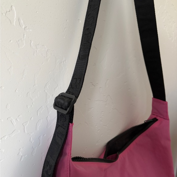 Baggu Medium Crescent Bag - Picture 3 of 6